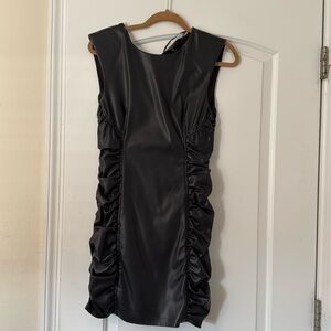 Beautiful faux leather Zara dress never worn. 

Size large 
(Fits us 8)